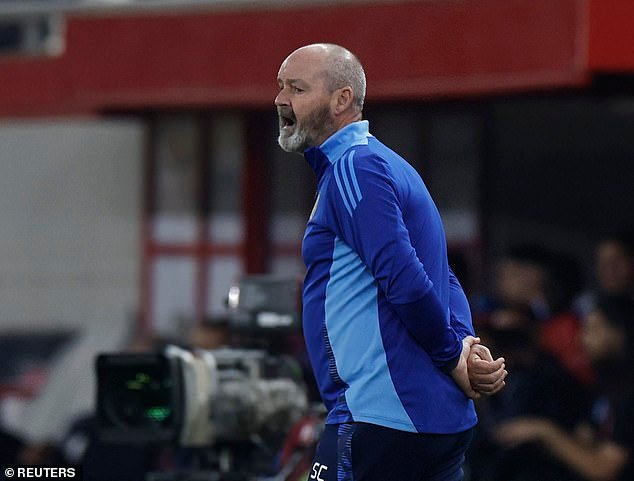 ¡INCONVENIENTES Y VENTAJAS! Los escoceses pierden en Grecia, pero Bielorrusia frustra a los daneses y prepara un choque en el que el ganador se lo lleva todo en Hampden.