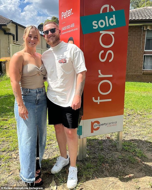 La mayoría de las estrellas del fútbol harían todo lo posible para quedarse con el mejor equipo de la competición. Ésta tiene muchas ganas de ir y lo hace por amor.