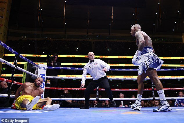 Decisiones imprudentes y codiciosas podrían haber resultado en lesiones graves, o algo peor, en la derrota de Chris Eubank Jr. ante Conor Benn. Es hora de que el boxeo actúe ahora o se arriesgue a sufrir un daño mayor al deporte, escribe JEFF POWELL