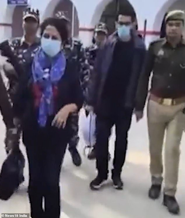 Médicos voluntarios británicos arrestados después de “viajar de Nepal a la India sin visa”