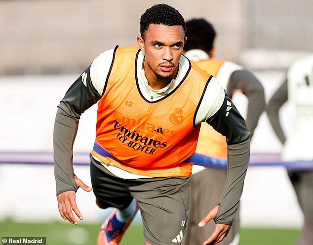 Thomas Tuchel le cuenta a Trent Alexander-Arnold la sorpresa de que se enfrenta a una salida de la Premier League para un lugar en el Mundial: el entrenador planea visitar Madrid para conversar