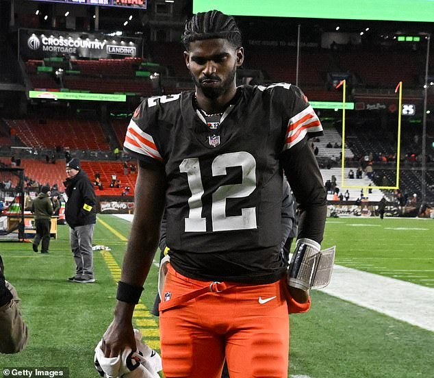 Skip Bayless afirma que el debut de Shedeur Sanders en la NFL demostró que será una estrella… a pesar de actuaciones históricamente pobres