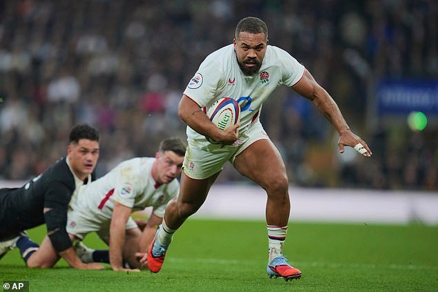 La lesión de Ollie Lawrence es una duda para el choque de Inglaterra contra Argentina, lo que deja al entrenador Steve Borthwick con un potencial problema en el centro.