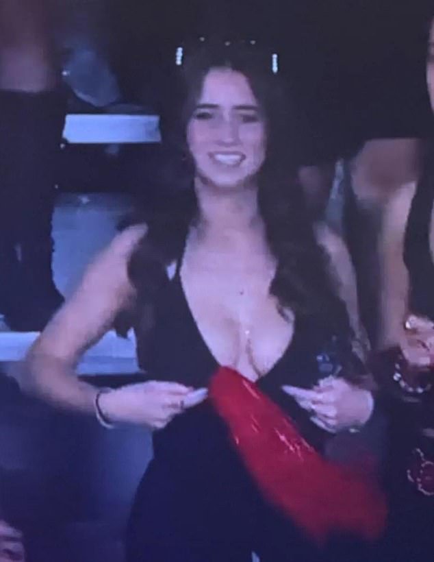 Impresionante fanático que se volvió viral durante el partido Georgia-Texas es identificado en las redes sociales