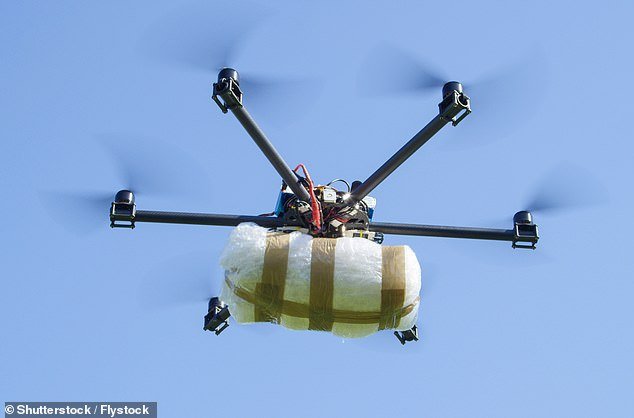 ¿La grasa se queda atrás? Medicamentos para bajar de peso se introducen de contrabando en las cárceles mediante drones, al igual que medicamentos para la caída del cabello y esteroides para el culturismo.