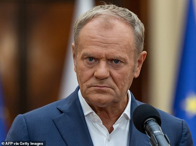 Polonia dice que dos ucranianos que “cooperaron con los servicios rusos” estuvieron detrás del bombardeo “sin precedentes” de una línea ferroviaria