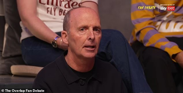 Revelado: el inusual nuevo trabajo del ex árbitro de la Premier League Mike Dean en otro deporte, después de que renunció porque odiaba el trabajo del VAR