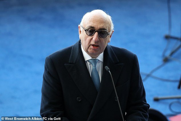 El súper agente de fútbol que representó a Gareth Bale está bajo investigación penal por violar y torturar a una “esclava sexual” que, según admite, pagó más de un millón de libras para silenciarlo.