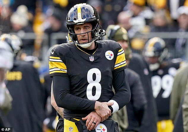 Aaron Rodgers descubre el alcance total de su lesión en la muñeca y teme haber sufrido una ‘fractura leve’ en la victoria de los Steelers.