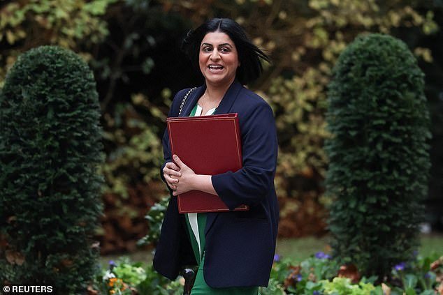 Los rebeldes laboristas advierten a Shabana Mahmood que no debe “apaciguar al electorado” en materia de asilo