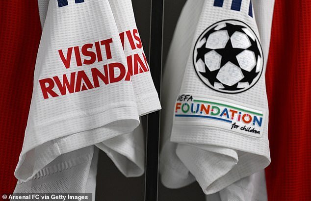 El Arsenal confirma el fin de su polémico acuerdo de patrocinio de ocho años ante la creciente presión de la afición del club