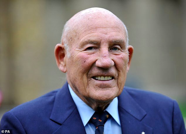Los hijos de Stirling Moss “están envueltos en una amarga batalla legal por el enorme patrimonio de £ 20 millones de la leyenda de la F1”, después de que su tercera esposa muriera sin testamento.