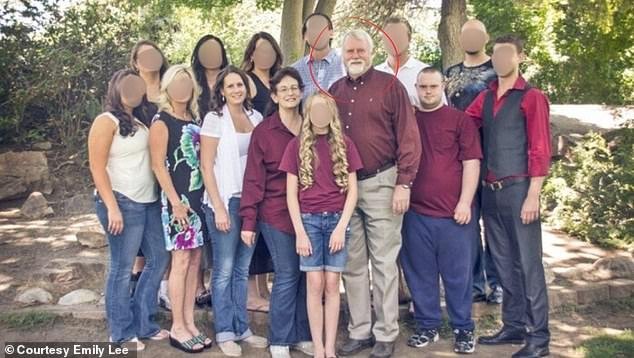 Un millonario mormón está demandando a su marido polígamo después de que él la descuidó en favor de sus otras cuatro esposas y le exigió que pagara el alquiler de la propiedad que ella ayudó a comprar.