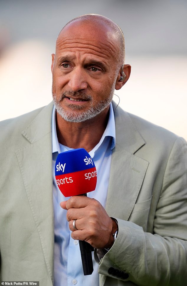 La estrella del cricket de Inglaterra critica a los medios australianos por los “insultos de patio de recreo” dirigidos a Joe Root mientras le da consejos a Ben Stokes