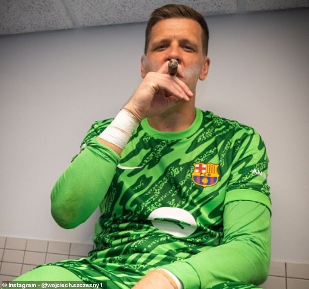104276683-15334035-Chain_smoking_Wojciech_Szczesny_claims_he_broke_Barcelona_s_body-a-32_17643521929.jpeg