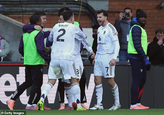 Crystal Palace 1-2 Man United CLASIFICACIONES: ¿Qué estrella criticada jugó con “un punto que demostrar”? ¿A quién hay que dejar caer? ¿Y a quién se le ocurrieron los “momentos mágicos”?