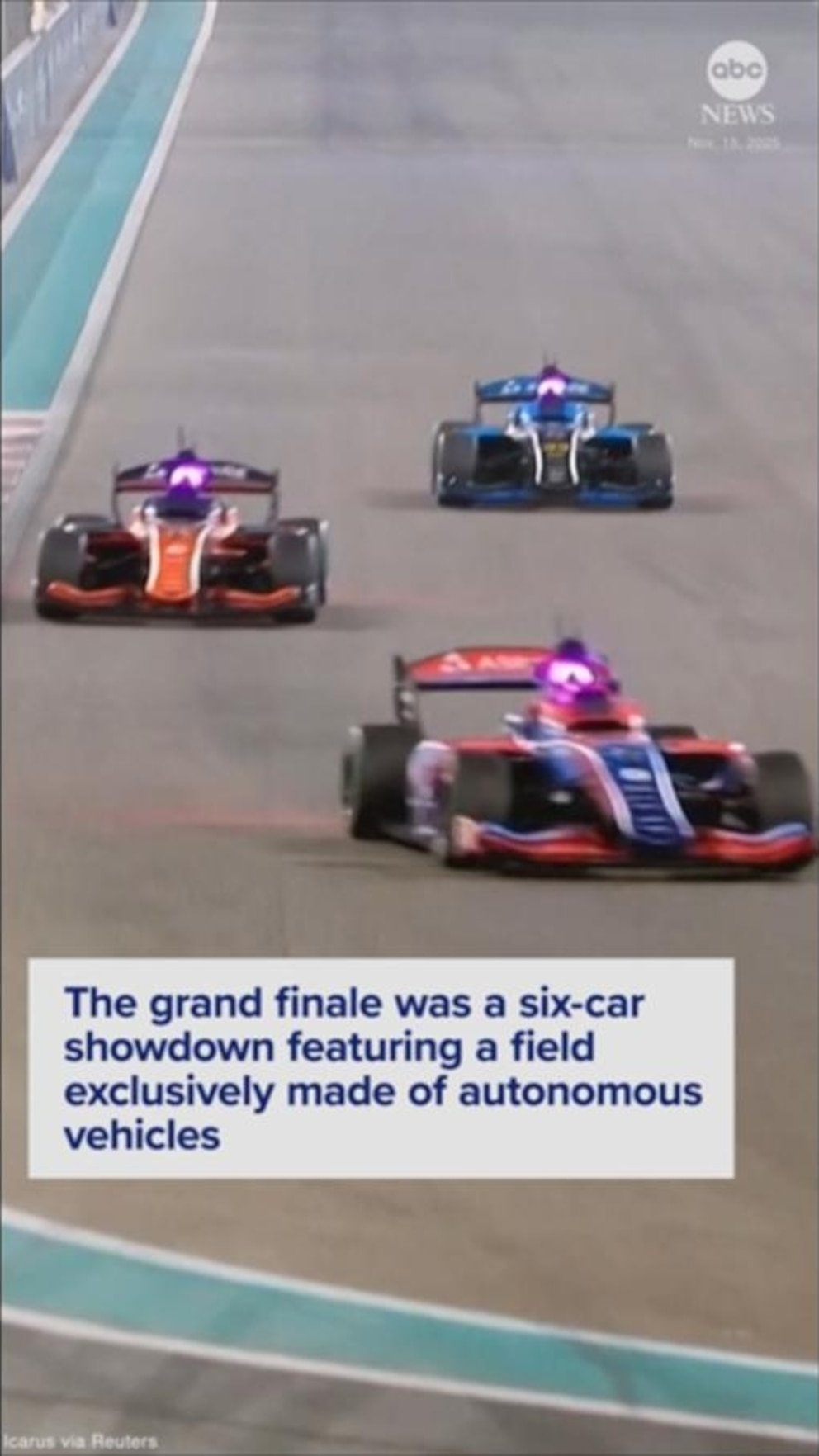 MIRAR: Coches de carreras controlados por IA queman goma en Abu Dabi