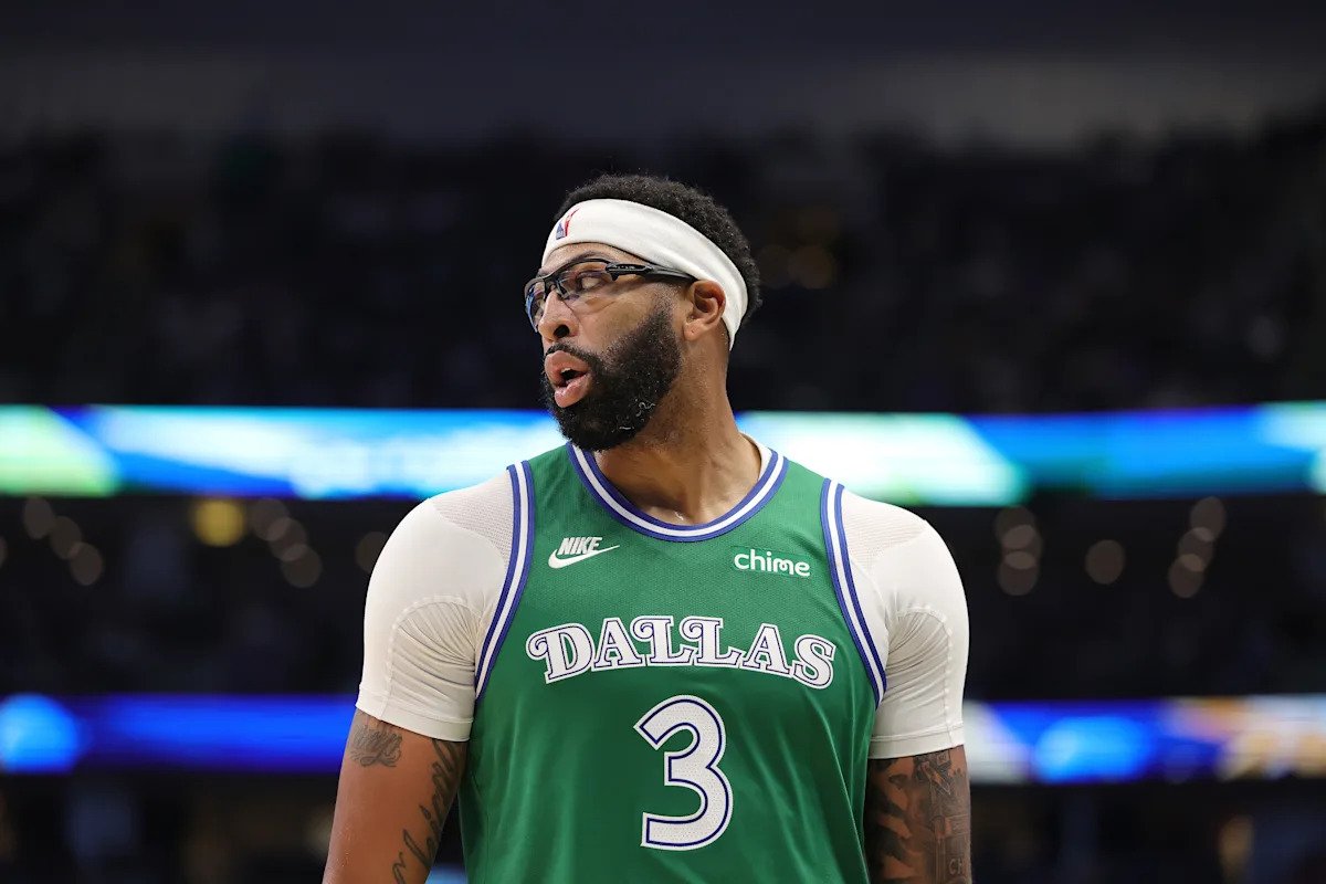 Mark Cuban dice que los Mavericks no cambiarán a Anthony Davis después de la liberación de Nico Harrison: “Queremos intentar ganar”