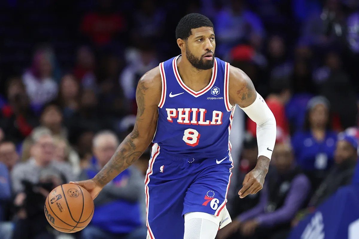 Paul George debuta en la temporada tras una operación de rodilla y pierde 9 puntos en la remontada ante los Clippers