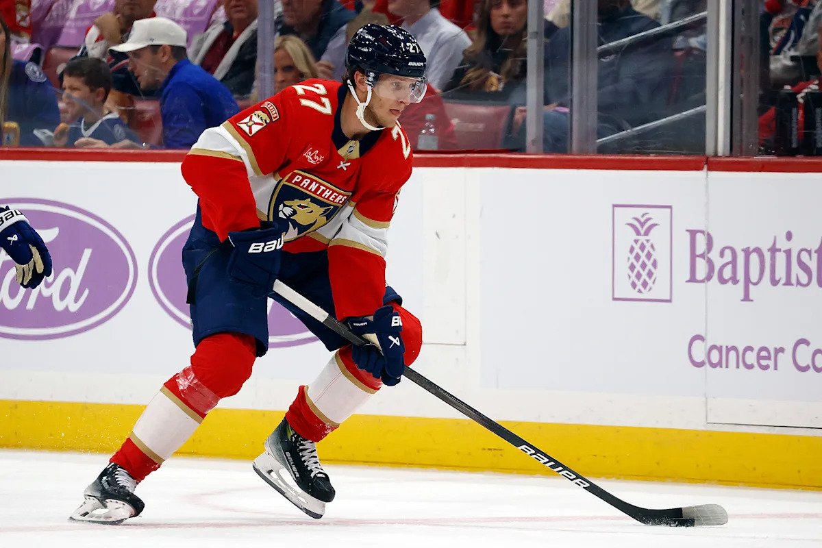 Eetu Luostarinen de los Panthers, fuera por quemaduras; Las lesiones de los dos veces campeones defensores de la Copa Stanley van en aumento