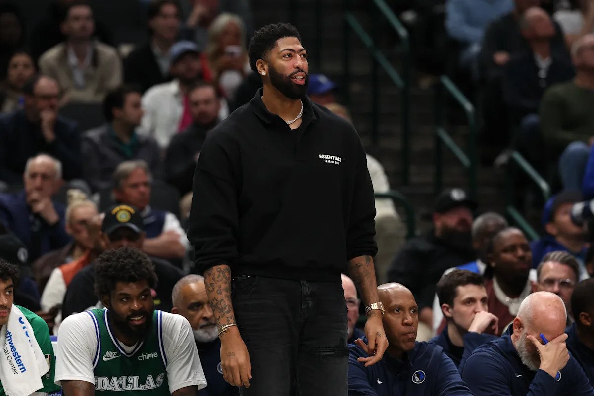 El propietario de los Mavericks, Patrick Dumont, suspende el regreso de Anthony Davis tras una distensión en la pantorrilla: informe