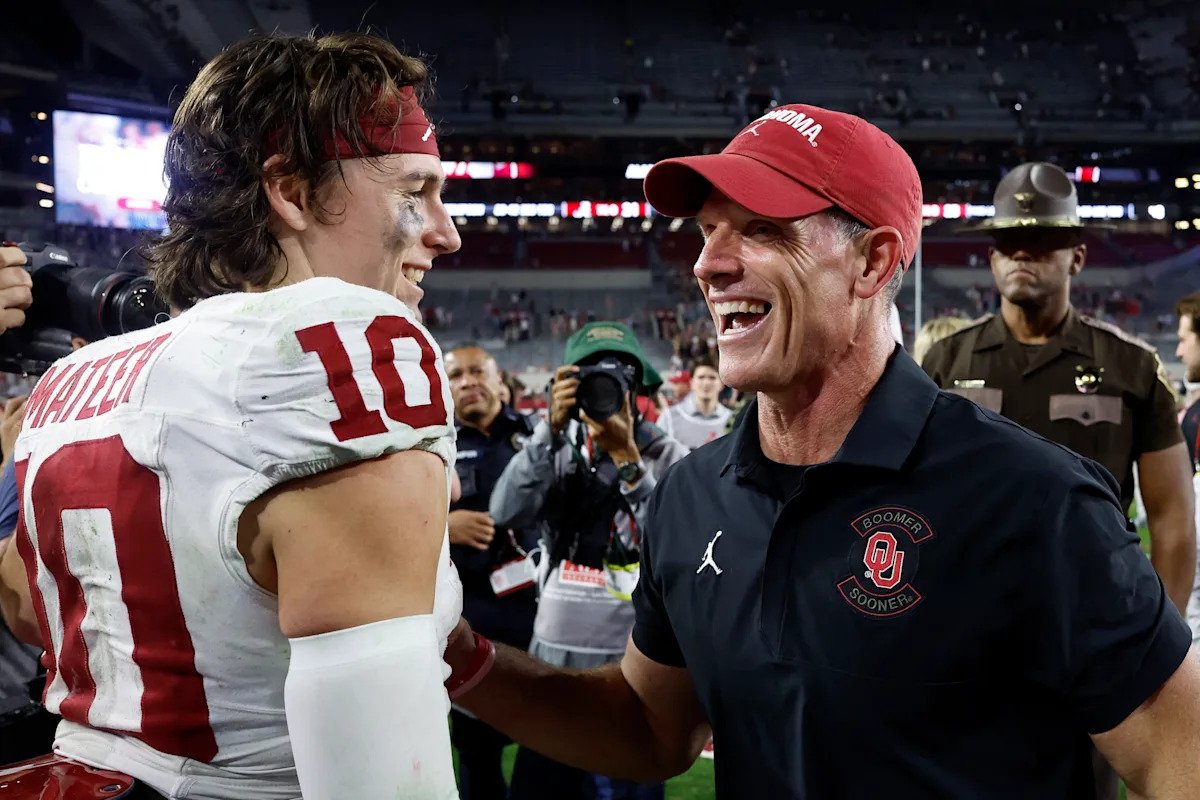 Clasificación de playoffs de fútbol americano universitario: Alabama cae al puesto 10, Oklahoma pasa al puesto 8 después de la victoria de Sooners sobre Tide
