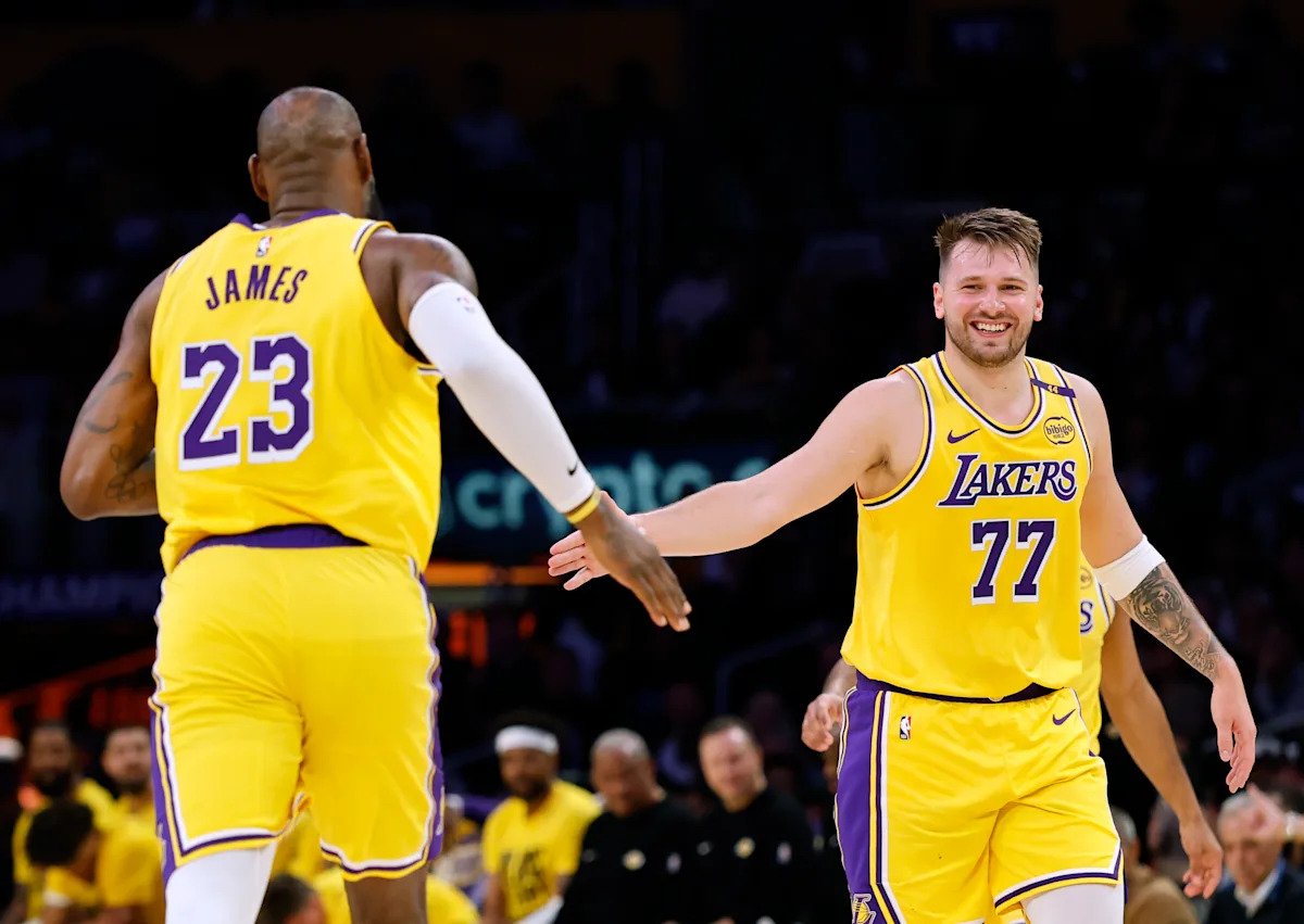 LeBron James regresa, pero sigue siendo el espectáculo de Luka Dončić cuando los Lakers vencieron a los Jazz
