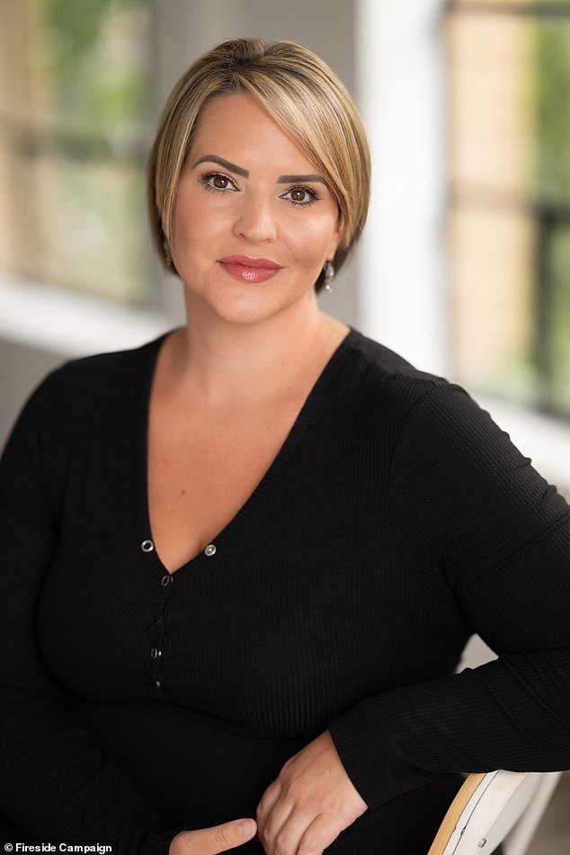 Un alto legislador demócrata se convierte en fugitivo internacional después de ser puesto en libertad bajo fianza “por robar miles de dólares a un hombre vulnerable de 83 años”.