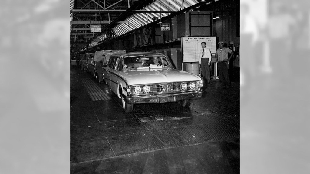 19 de noviembre: Termina la era Edsel en Ford