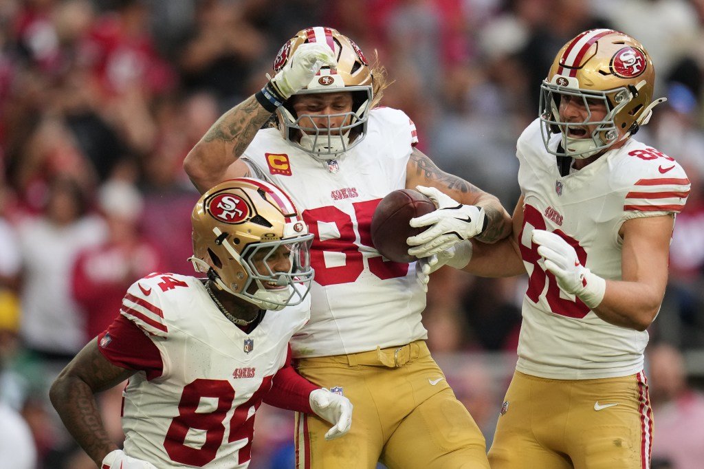 Kyle Shanahan y George Kittle hablan después de la victoria