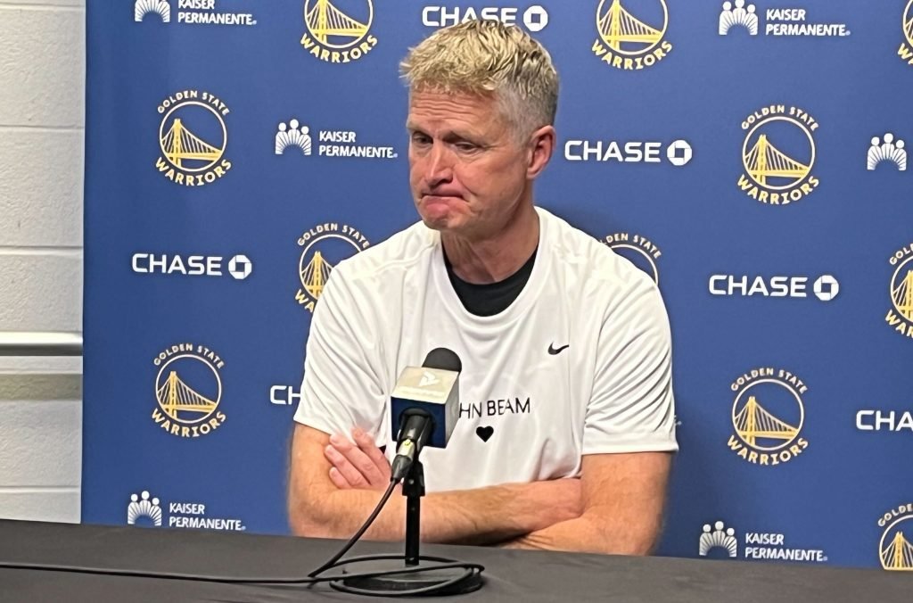 Steve Kerr de los Warriors recuerda a la leyenda asesinada de Oakland, John Beam