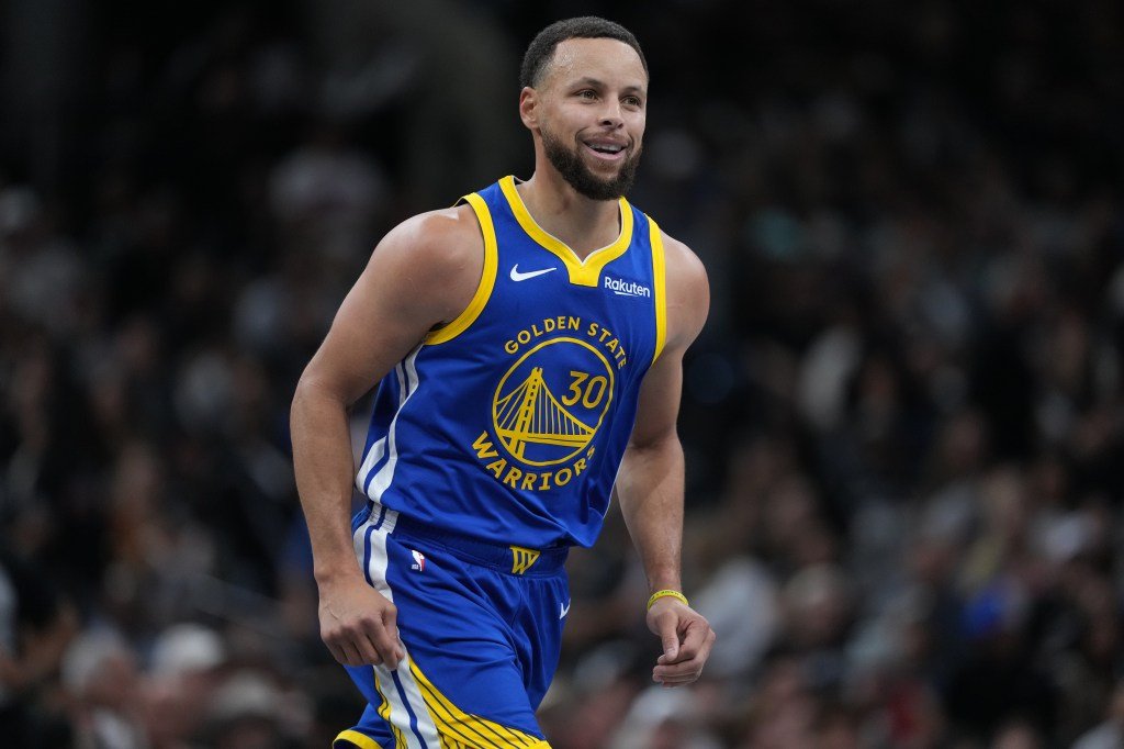 Steph Curry iguala el récord de Michael Jordan