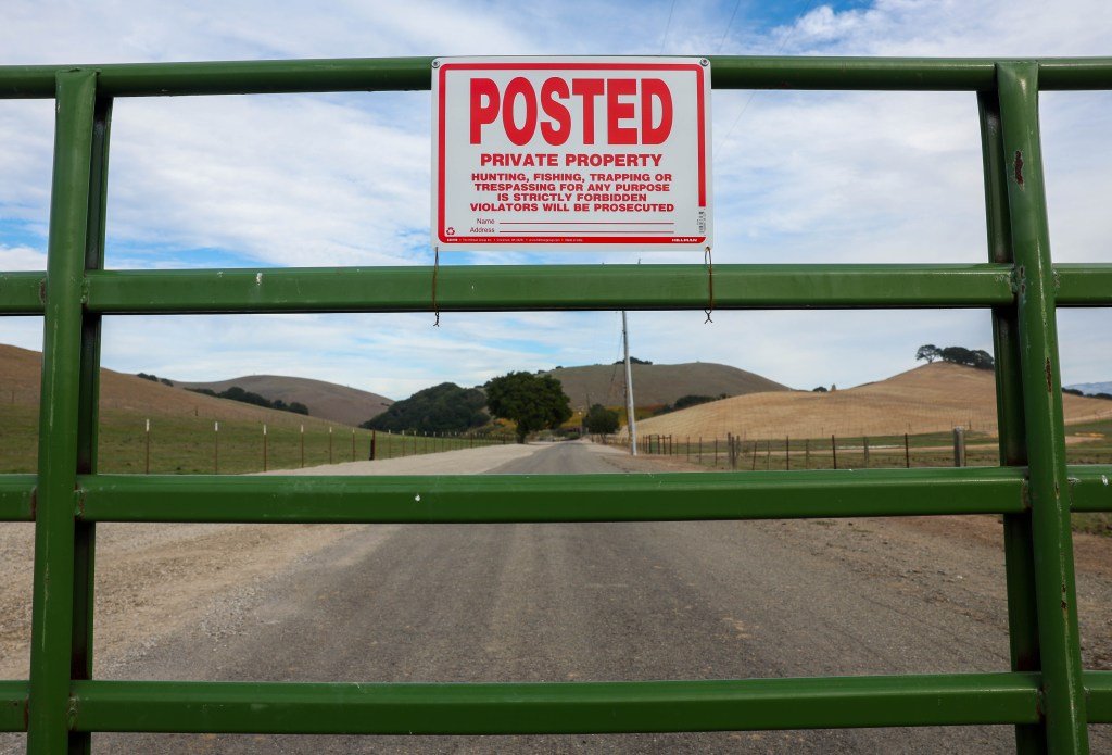 Nuevo giro en una larga disputa pública sobre Fremont Hills Road