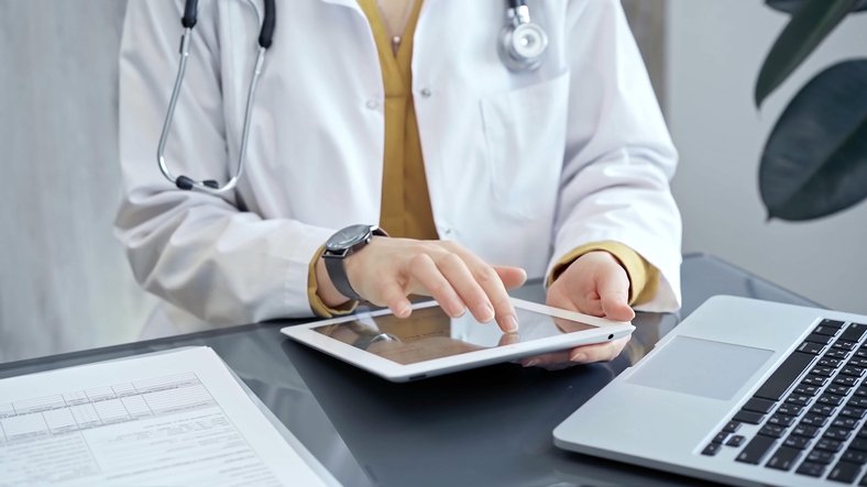 Cómo Sanford Health está incorporando IA en su EHR para detectar enfermedades antes y personalizar la atención