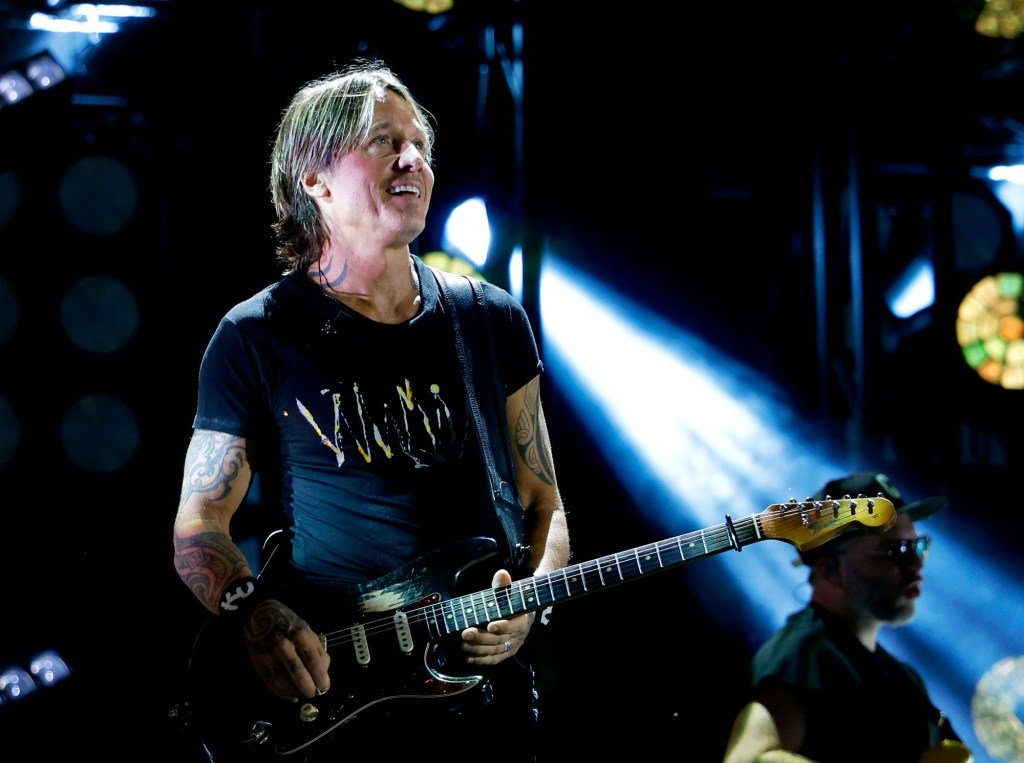 ¿Qué pensó Keith Urban? Cantó el himno LGBTQ para Trump en Mar-a-Lago