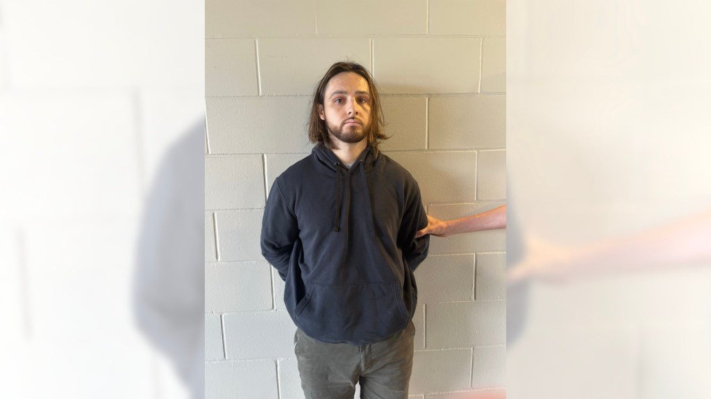 A un hombre acusado de provocar el incendio de Palisades se le niega la libertad bajo fianza antes de su juicio en abril – The Mercury News