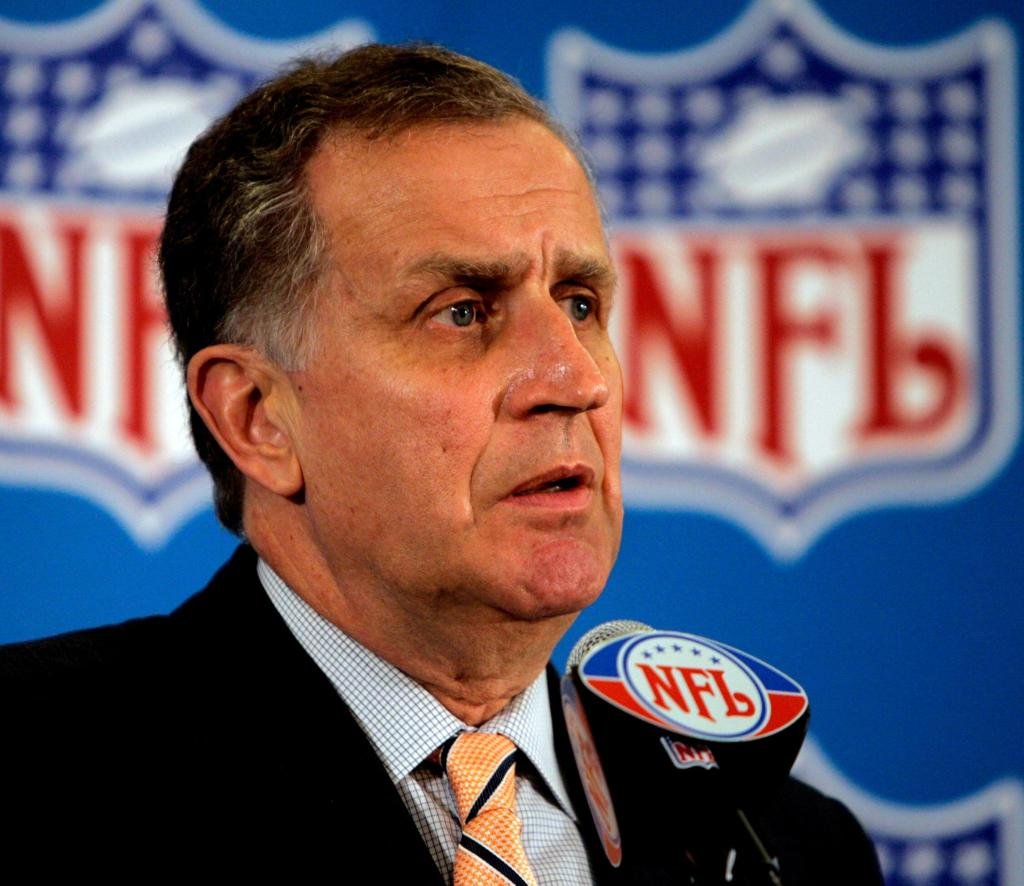 Obit_Paul_Tagliabue_Football_84429-1.jpg