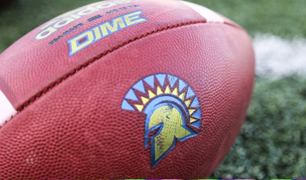 Faltando dos juegos, San Jose State despidió a su coordinador defensivo