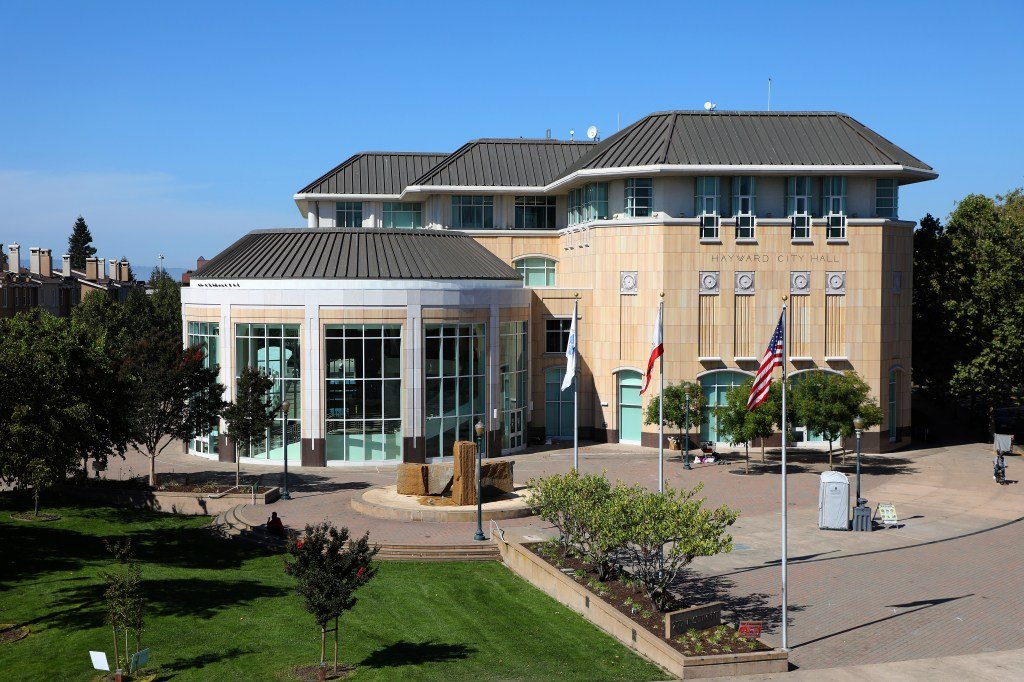 Mientras las horas extras y otros costos de personal se disparan, una ciudad del Área de la Bahía intenta abordar su crisis presupuestaria – The Mercury News