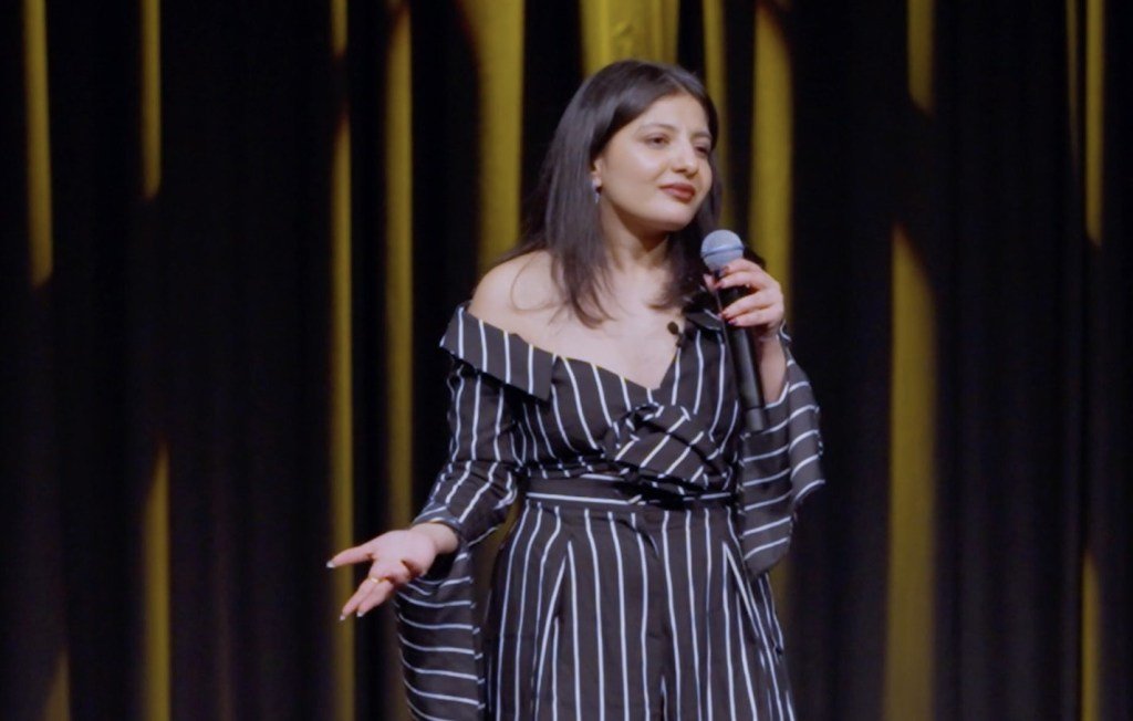 La sensación mundial de la comedia Gauri B llega a los escenarios del Área de la Bahía