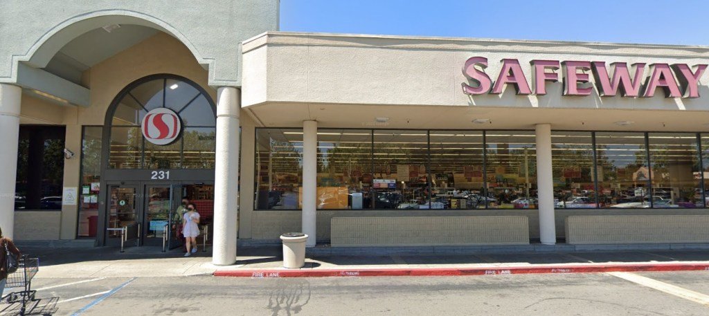 Safeway cerrará el supermercado East Bay en 2026 pero quiere salvar puestos de trabajo