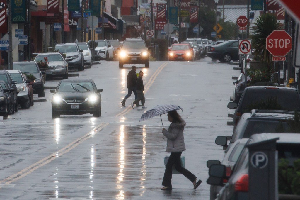 Lluvia, viento fuerte cuando el río atmosférico lo golpea.