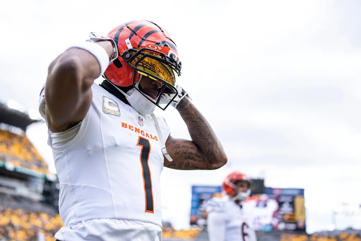 Consecuencias del fútbol de fantasía: la estrella de los Bengals, WR Ja’Marr Chase, es suspendido un juego por escupir a Jalen Ramsey