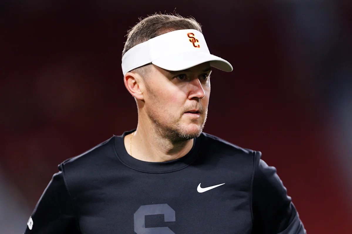El entrenador de la USC, Lincoln Riley, en el “College GameDay” en el partido de su equipo contra Oregon: “Estas son todas las mismas personas que pensaron que apestamos”