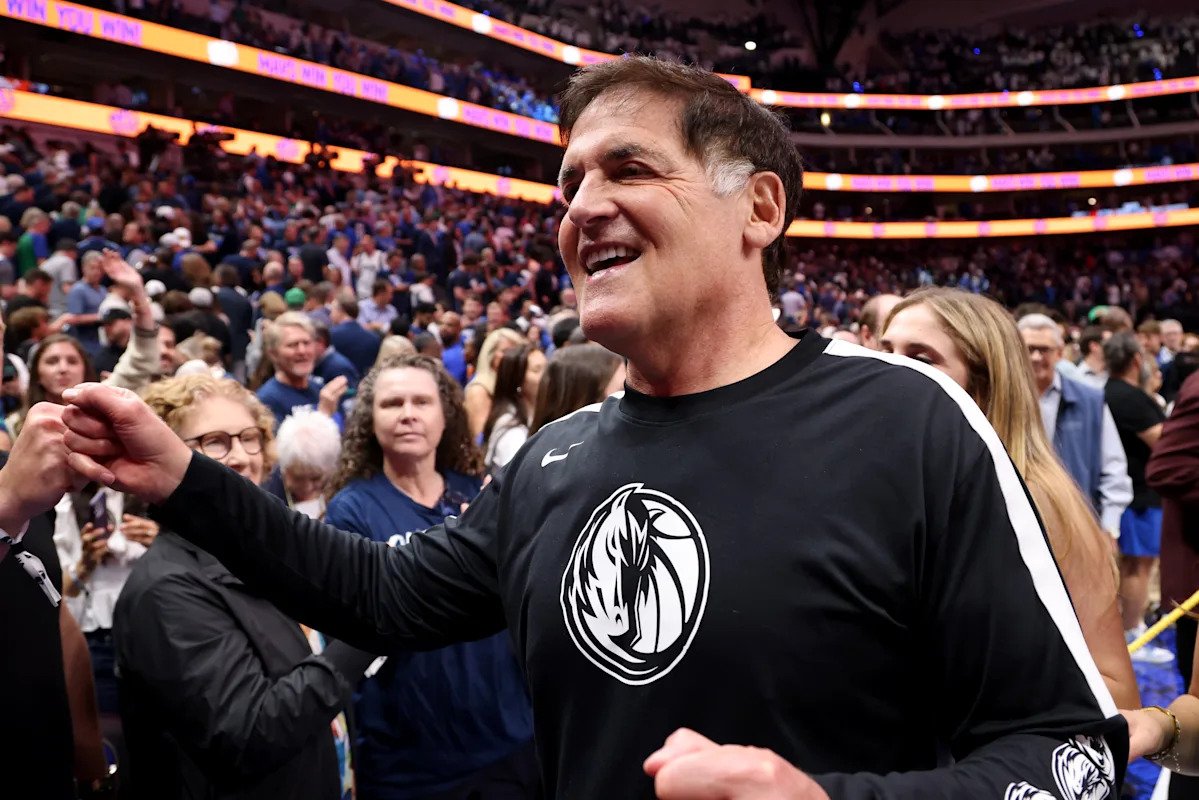 Se informó que Mark Cuban estaba en la lista del comité de gerentes generales de los Mavericks después de presionar en privado para que se despidiera a Nico Harrison.