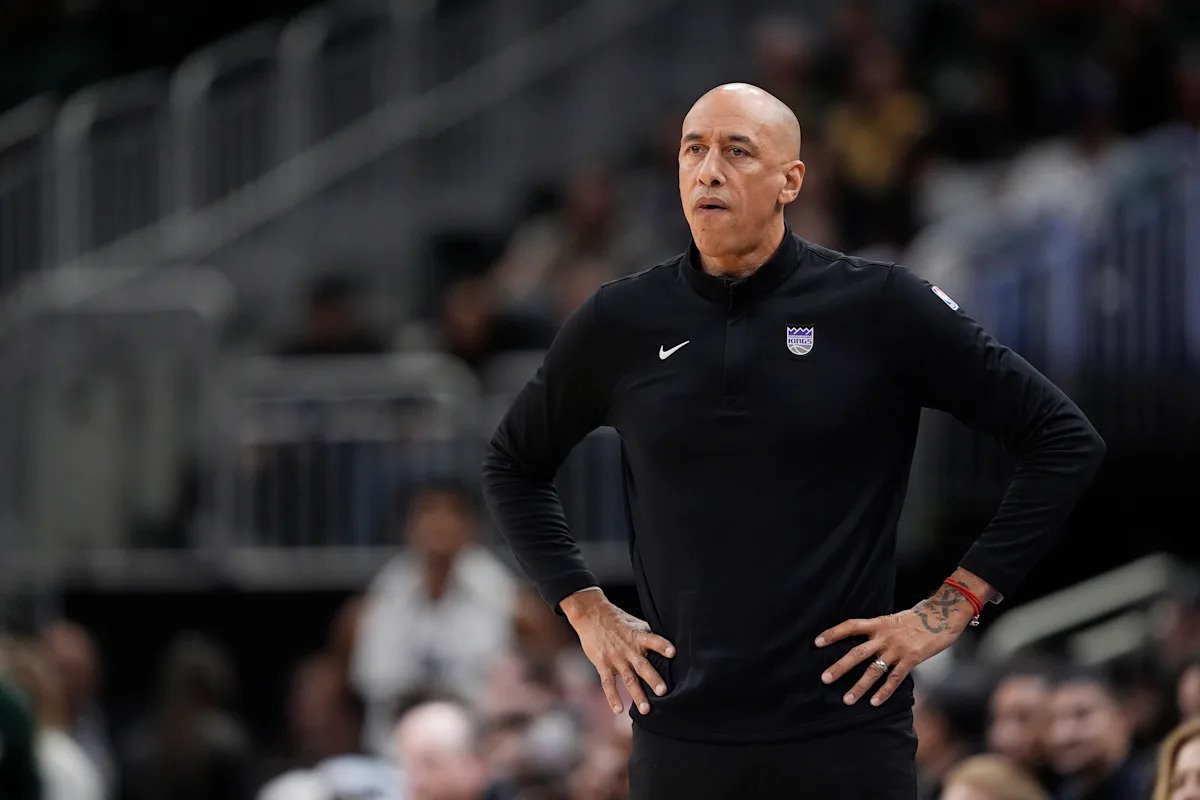 Doug Christie critica el intento de los Kings después de que el equipo se retirara por cuarto juego consecutivo: “Esto es inaceptable, punto”