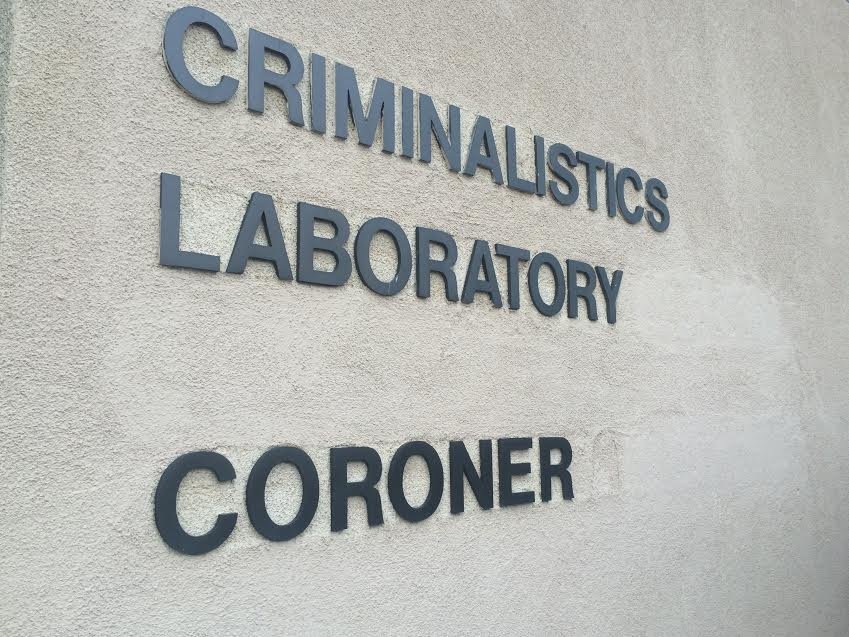 Identifican a un peatón muerto en una colisión de vehículos