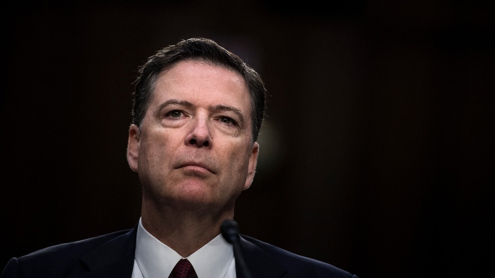 Comey pide que se desestimen los cargos vengativos de la fiscalía