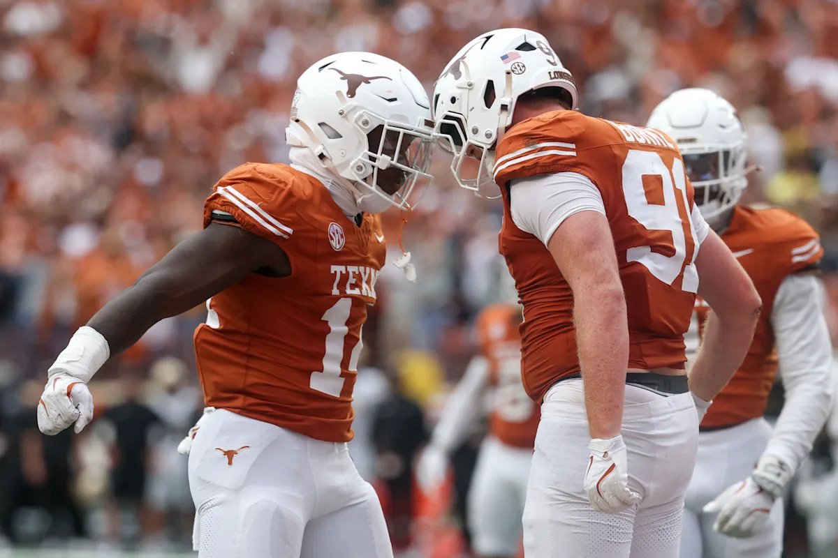 Partido de fútbol americano universitario de la NCAA entre Texas y Georgia esta noche: hora de inicio, canal, dónde transmitir y más