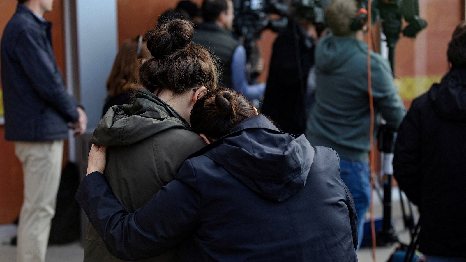 El arresto de funcionarios de inmigración en una guardería de Chicago genera indignación